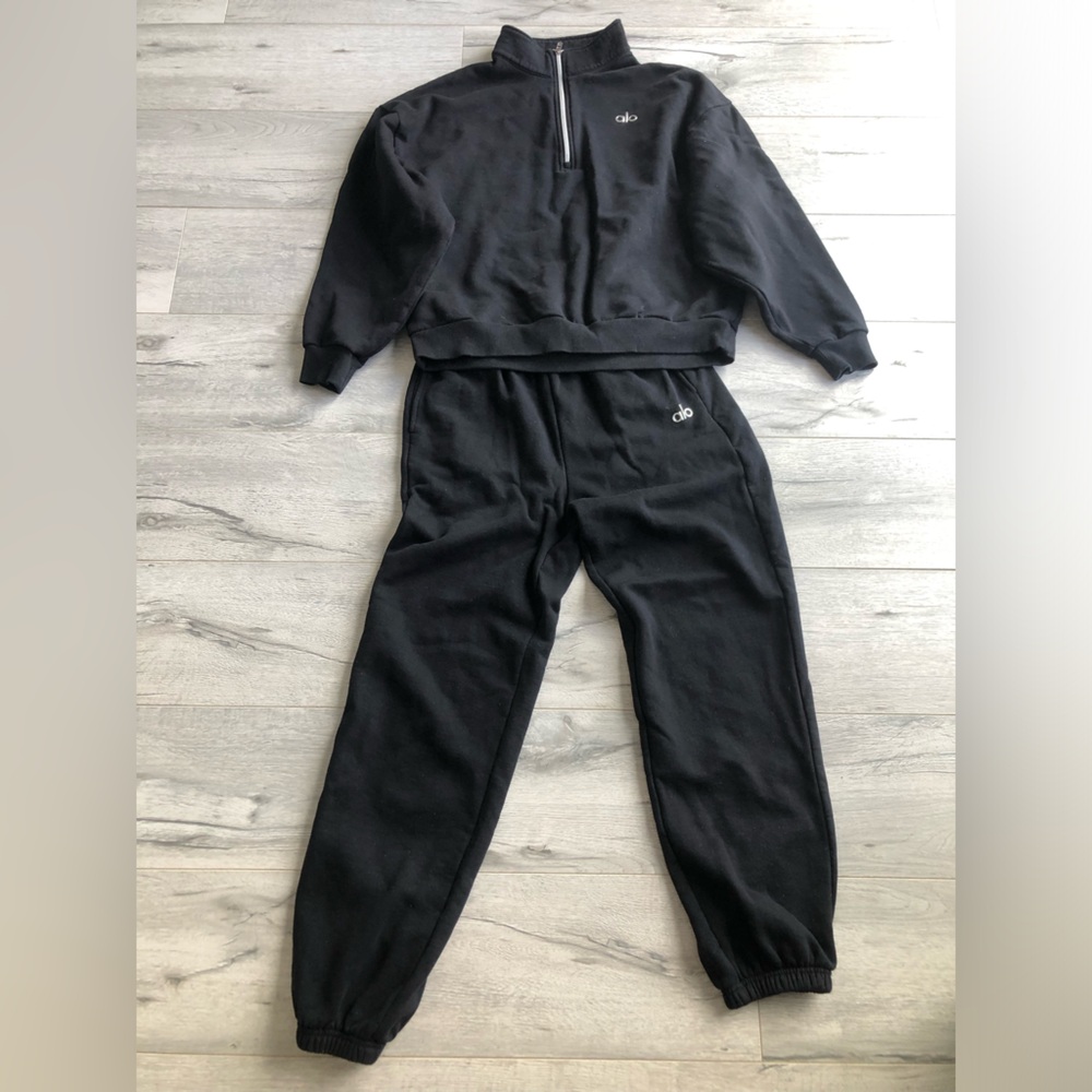 ALO Black Accolade Women's Sweatpants Set